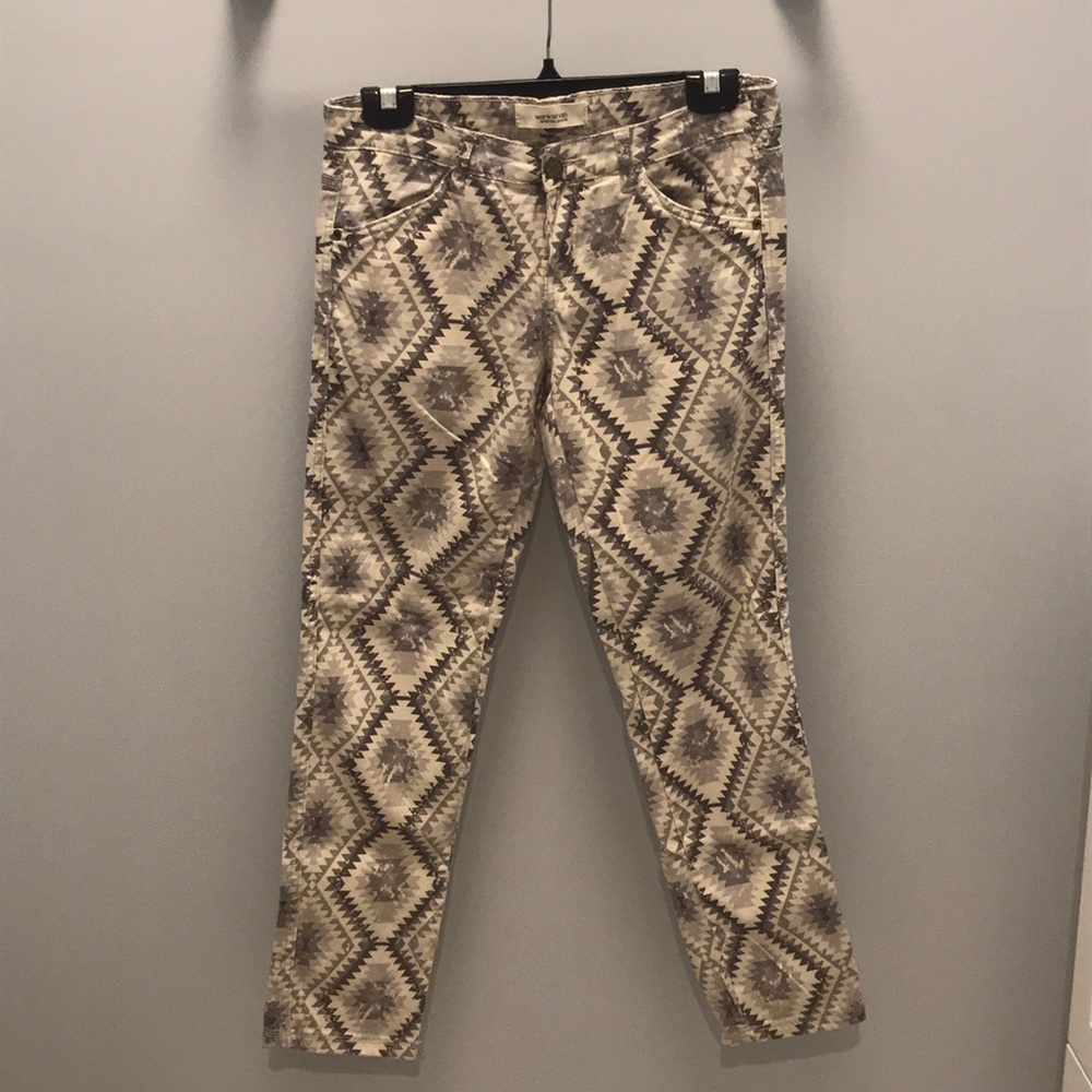 Andrea Jovine gray/white aztec pants.